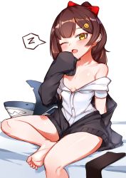 Rule 34 | 1girl, absurdres, bad id, bad pixiv id, bare shoulders, barefoot, bed sheet, black cardigan, black thighhighs, blush, bow, breasts, brown hair, cardigan, choumi wuti (xueye fanmang zhong), collarbone, commentary request, dress shirt, eyebrows hidden by hair, fang, feet, hair bow, hair ornament, hairclip, highres, long hair, long sleeves, looking at viewer, nanami (virtuareal), nijisanji, off shoulder, one eye closed, open cardigan, open clothes, open mouth, open shirt, ponytail, red bow, shirt, sitting, sleeves past fingers, sleeves past wrists, small breasts, smiley face, soles, solo, spoken zzz, stuffed animal, stuffed shark, stuffed toy, thighhighs, unworn thighhighs, virtual youtuber, virtuareal, white background, white shirt, yellow eyes, zzz