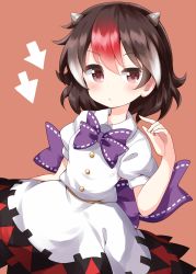 Rule 34 | 1girl, arrow (symbol), black hair, bow, bowtie, brown background, brown eyes, buttons, closed mouth, collared shirt, grey horns, highres, horns, kijin seija, looking at viewer, multicolored hair, purple bow, purple bowtie, red hair, ruu (tksymkw), shirt, short hair, short sleeves, simple background, skirt, solo, streaked hair, touhou, v-shaped eyebrows, white hair, white shirt, white skirt