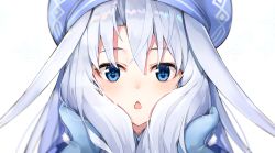 Rule 34 | 1girl, black cola, blue eyes, blue hat, chestnut mouth, commentary request, fate/grand order, fate (series), hair between eyes, hat, highres, illyasviel von einzbern, long hair, looking at viewer, parted lips, portrait, silver hair, sitonai (fate), sitonai (third ascension) (fate), solo, sparkle, white background