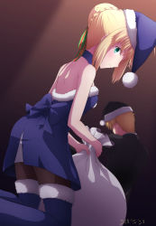 Rule 34 | 1boy, 1girl, 2018, artoria pendragon (all), artoria pendragon (fate), back bow, backless dress, backless outfit, bag, black headwear, black jacket, black pantyhose, black santa costume, blonde hair, blue bow, blue dress, blue footwear, blue headwear, blue santa costume, boots, bow, braid, braided bun, brown background, closed mouth, dated, dress, dutch angle, fate/stay night, fate (series), fur-trimmed boots, fur-trimmed dress, fur-trimmed headwear, fur trim, gift bag, gilgamesh (fate), green eyes, green ribbon, hair bun, hair ribbon, hat, highres, holding, holding bag, jacket, kneeling, official alternate costume, pantyhose, pikoguramyu, profile, red ribbon, ribbon, saber (fate), saber (present for my master) (fate), santa boots, santa costume, santa hat, short dress, short hair, shoulder blades, sleeveless, sleeveless dress, solo focus, thigh boots, thighhighs