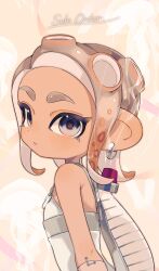 Rule 34 | 1girl, agent 8 (splatoon), bare shoulders, bodysuit, brown hair, commentary request, copyright name, dark-skinned female, dark skin, earrings, eyelashes, gradient hair, grey eyes, grey hair, highres, ink tank (splatoon), jewelry, looking at viewer, medium hair, multicolored hair, nintendo, octoling, octoling girl, octoling player character, parted lips, sahata saba, sleeveless, sleeveless bodysuit, solo, splatoon (series), splatoon 3, splatoon 3: side order, tentacle hair, thick eyebrows, two-tone hair, upper body, white background, white bodysuit