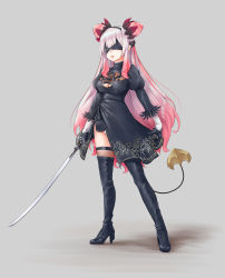 Rule 34 | 1girl, nanashi inc., arms at sides, black blindfold, black dress, black gloves, black hairband, black thighhighs, blindfold, boots, breasts, cleavage, cleavage cutout, closed mouth, clothing cutout, cone hair bun, cosplay, covered eyes, demon tail, double bun, dress, feather-trimmed sleeves, full body, gloves, grey background, hair bun, hairband, high heel boots, high heels, highres, holding, holding sword, holding weapon, honey strap, kakiyuki, large breasts, leather, leather boots, leotard, long hair, long sleeves, multicolored hair, nier:automata, nier (series), pointy ears, puffy sleeves, red hair, see-through, side slit, sidelocks, silver hair, simple background, solo, standing, suou patra, sword, tail, thigh boots, thighhighs, thighhighs under boots, two-tone hair, very long hair, virtual youtuber, weapon, white leotard, 2b (nier:automata), 2b (nier:automata) (cosplay)