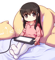 Rule 34 | 1girl, :o, bed sheet, blush, brown hair, commentary request, drawing tablet, hair between eyes, hair ornament, hairclip, head tilt, holding, hood, hood down, hoodie, langbazi, long hair, long sleeves, looking at viewer, no shoes, original, pantyhose, parted lips, pillow, pink hoodie, sitting, solo, translation request, very long hair, white background, white pantyhose