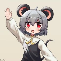Rule 34 | 1girl, absurdres, animal ear fluff, animal ears, arm up, blush, commentary, cookie (touhou), crystal, english commentary, grey background, grey hair, grey skirt, grey vest, hair between eyes, highres, jewelry, long sleeves, looking at viewer, medium bangs, mouse ears, mouse girl, mouse tail, nazrin, nyon (cookie), open mouth, pendant, pileofsnow, red eyes, shirt, short hair, simple background, skirt, skirt set, smile, solo, tail, touhou, upper body, vest, waving, white shirt