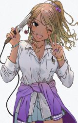1girl, :d, blonde hair, blush, bow, bracelet, breasts, brown hair, cleavage, clothes around waist, collared shirt, curling iron, earrings, gradient hair, gyaru, hair bow, idolmaster, idolmaster shiny colors, iwawa, izumi mei, jewelry, kogal, large breasts, long eyelashes, long hair, miniskirt, multicolored hair, nail polish, necklace, one eye closed, open mouth, pen, pen in pocket, scrunchie, shirt, simple background, skirt, smile, solo, sweater, sweater around waist, tan, untucked shirt, v, white background