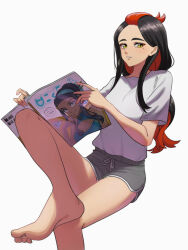 Rule 34 | 1girl, alternate costume, bare legs, barefoot, black hair, carmine (pokemon), character print, commentary request, creatures (company), echizen (n fns17), eyelashes, feet, foot out of frame, game freak, grey shorts, highres, holding, holding magazine, invisible chair, knee up, legs, long hair, looking at viewer, magazine (object), multicolored hair, nessa (pokemon), nintendo, parted lips, pokemon, pokemon sv, red hair, shirt, short shorts, short sleeves, shorts, simple background, sitting, soles, solo, t-shirt, toes, two-tone hair, white background, yellow eyes