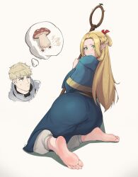 Rule 34 | 1boy, 1girl, absurdres, ass, barefoot, blonde hair, blue robe, braid, bright pupils, chinese commentary, closed mouth, commentary request, doodle inset, dungeon meshi, french braid, full body, green eyes, grey background, hand up, highres, holding, holding staff, huge ass, kneeling, laios touden, long hair, long sleeves, looking back, looking down, marcille donato, pointy ears, robe, shijinconghua, simple background, soles, solo focus, spoken object, staff, toes, white pupils