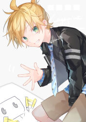 Rule 34 | 1boy, afterimage, tofu (project sekai), between legs, black jacket, blonde hair, brown shorts, character name, collared shirt, commentary request, diagonal-striped clothes, diagonal-striped necktie, dress shirt, glowstick, green eyes, grey background, grey shirt, hand between legs, hand up, jacket, kagamine len, kuroi (liar-player), looking at viewer, male focus, necktie, open clothes, open jacket, project sekai, shirt, shorts, simple background, smile, solo focus, striped clothes, text background, twitter username, vocaloid