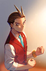 Rule 34 | &gt;:), 1boy, ace attorney, antenna hair, apollo justice, aqua necktie, bracelet, brown eyes, brown hair, buttons, clenched hands, closed mouth, collared shirt, forked eyebrows, gradient background, hands up, hi-fi (fijazzy), highres, jewelry, lapel pin, lapels, looking at viewer, male focus, necktie, pocket, red vest, shirt, short hair, sleeves rolled up, smile, solo, upper body, v-shaped eyebrows, vest, white shirt