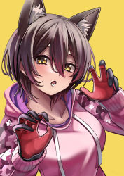 Rule 34 | 1girl, :o, absurdres, animal ear fluff, animal ears, black gloves, blush, breasts, brown hair, cat ears, claw pose, commentary, extra ears, gloves, hair between eyes, highres, hololive, hood, hood down, hoodie, long sleeves, looking at viewer, multicolored hair, pink hoodie, roboco-san, roboco-san (hoodie), simple background, solo, streaked hair, virtual youtuber, white hair, wszkii, yellow background, yellow eyes