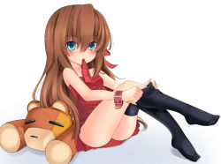 Rule 34 | 1girl, adjusting clothes, adjusting legwear, ass, belt, black thighhighs, blue eyes, blush, bow, breasts, brown hair, dress, green eyes, hair bow, hair ornament, idea (tama e akira), long hair, looking at viewer, misery (tama e akira), misery (victor), mouth hold, original, red dress, red skirt, simple background, sitting, skirt, small breasts, smile, solo, stuffed animal, stuffed toy, teddy bear, thighhighs, thighhighs pull, very long hair, victor (tama e akira), white background, wristband, zettai ryouiki