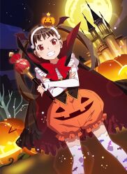 1girl animal_print bat_print bat_wings black_cape blush bow brown_hair cape castle crossed_arms detached_sleeves full_moon grin hachikuji_mayoi hair_ornament hairband halloween halloween_costume holding holding_staff jack-o&#039;-lantern jack-o&#039;-lantern_hair_ornament jack-o&#039;-lantern_print long_hair looking_at_viewer monogatari_(series) monogatari_series_puc_puc moon multicolored_thighhighs night night_sky official_art outdoors print_thighhighs pumpkin-shaped_pants red_bow red_cape red_eyes sky smile solo staff standing thighhighs third-party_source twintails watanabe_akio white_hairband white_sleeves white_thighhighs wing_hair_ornament wings