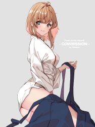 Rule 34 | 1girl, ahoge, ass, blue eyes, blush, breasts, brown hair, commission, grey background, hakama, hakama skirt, highres, japanese clothes, kimono, looking at viewer, medium hair, original, simple background, skeb commission, skirt, small breasts, smile, solo, taka oedo, undressing, white kimono