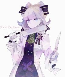 Rule 34 | 1girl, ace attorney, blue eyes, blunt bangs, bow, butcher knife, butterfly belt buckle, caduceus, coat, gloves, grey hair, hair bow, highres, holding, holding knife, knife, lab coat, maria gorey, misato karuha, necktie, solo, the great ace attorney, the great ace attorney 2: resolve, white coat