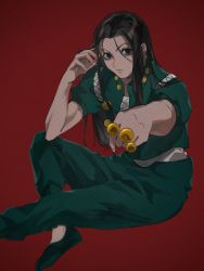 Rule 34 | 1boy, black eyes, black hair, expressionless, hands up, highres, holding, holding needle, holding weapon, hunter x hunter, illumi zoldyck, long hair, male focus, needle, re tae44, red background, short sleeves, solo, weapon