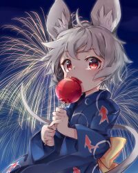 Rule 34 | 1girl, absurdres, animal ears, animal print, apple, blue sky, bow, candy apple, festival, fireworks, fish print, food, fruit, grey hair, highres, holding, holding food, japanese clothes, kibayashi kimori, long sleeves, looking at viewer, mouse (animal), mouse ears, mouse girl, mouse tail, nazrin, red eyes, short hair, sky, tail, touhou, wide sleeves, yellow bow