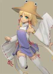Rule 34 | 1girl, adapted costume, armpits, bare shoulders, blonde hair, blush, brown hat, commentary request, detached sleeves, eyelashes, grey background, grin, hair ribbon, hat, highres, leg up, long hair, long sleeves, looking at viewer, moriya suwako, parted bangs, parted lips, purple skirt, ranma (kamenrideroz), red ribbon, ribbon, ribbon-trimmed legwear, ribbon-trimmed sleeves, ribbon trim, sidelocks, simple background, skirt, smile, solo, standing, standing on one leg, tabard, tareme, thighhighs, touhou, turtleneck, white thighhighs, wide sleeves, zettai ryouiki
