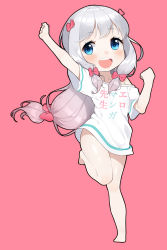 Rule 34 | 10s, 1girl, :d, adrenaline!!!, arm up, blue eyes, blush, bow, chibi, clothes writing, copyright name, eromanga sensei, full body, gradient hair, hair bow, hand up, izumi sagiri, long hair, looking at viewer, low-tied long hair, multicolored hair, off shoulder, open mouth, pink background, pink hair, shirt, silver hair, simple background, smile, solo, standing, standing on one leg, tareme, teeth, the cold, white shirt