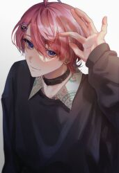 Rule 34 | 1boy, ahoge, arm up, bishounen, collared shirt, hair ornament, hairclip, highres, jewelry, long sleeves, looking at viewer, male focus, miii ii i, minase (neo-porte), mole, mole under eye, neo-porte, pink hair, purple eyes, shirt, short hair, smile, solo, upper body, virtual youtuber, white background