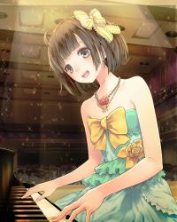Rule 34 | :d, absurdres, ahoge, bow, brown eyes, brown hair, collarbone, dress, green dress, hair bow, highres, indoors, instrument, jewelry, music, necklace, open mouth, piano, playing instrument, school fanfare, short hair, sitting, sleeveless, sleeveless dress, smile, solo focus, sparkle, stage, strapless, strapless dress, yellow bow