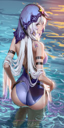 1girl alternate_costume arm_belt ass back_tattoo black_eyes black_swan_(honkai:_star_rail) blue_one-piece_swimsuit blue_veil breasts closed_mouth from_behind highres honkai:_star_rail honkai_(series) large_breasts liang_xing long_hair looking_at_viewer looking_back one-piece_swimsuit smile solo swimsuit tattoo veil wading water white_hair