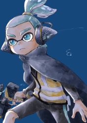 Rule 34 | 1boy, blue eyes, blue hair, character request, cloak, commentary, dark-skinned male, dark skin, highres, inkling, inkling boy, inkling player character, nintendo, nishima87, pointy ears, shirt, shorts, simple background, solo, splatoon (series), super soaker, symbol-only commentary