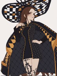 Rule 34 | 1girl, black cape, black dress, black hat, black nails, brown eyes, brown hair, cape, closed mouth, commentary request, dorothea coyett, dress, fate/samurai remnant, fate (series), fingernails, grey background, hand on own hip, hat, highres, leg tattoo, long hair, long sleeves, signature, simple background, smile, solo, tattoo, yumeko (fgo39625963)