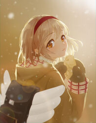 Rule 34 | 1girl, absurdres, aikakuv, angel wings, backpack, bag, black bag, brown background, brown eyes, brown gloves, brown hair, closed mouth, coat, commentary request, crying, crying with eyes open, eyelashes, food, gloves, hairband, highres, holding, holding food, hood, hood down, kanon, lens flare, lips, looking at viewer, looking back, medium hair, mittens, red hairband, sad smile, sidelighting, simple background, snowing, solo, taiyaki, tears, tsukimiya ayu, upper body, wagashi, white wings, wings, winter, yellow coat