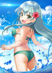 Rule 34 | 1girl, aqua hair, ass, bad id, bad pixiv id, bikini, blue sky, cloud, cowboy shot, day, flower, from behind, green bikini, green eyes, hair flower, hair ornament, hibiscus, kantai collection, long hair, looking at viewer, looking back, open mouth, outdoors, sky, smile, solo, standing, suzuya (kancolle), swimsuit, teeth, upper teeth only, wading, water, yumi yumi