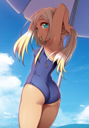 Rule 34 | 1girl, armpits, ass, beach umbrella, blonde hair, blue eyes, blue one-piece swimsuit, blue sky, breasts, cloud, commentary request, from behind, fuu (koneko no yomeiri), hair tie, highres, idolmaster, idolmaster cinderella girls, layla (idolmaster), looking back, mouth hold, one-piece swimsuit, petite, shade, sky, small breasts, solo, swimsuit, tan, tying hair, umbrella