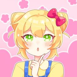 Rule 34 | 1girl, alternate costume, blonde hair, blue overalls, blush, bow, cosplay, dokibird (vtuber), double bun, gin gin gitsune, green eyes, hair bow, hair bun, hand on own cheek, hand on own face, hello kitty, hello kitty (character), hello kitty (character) (cosplay), highres, indie virtual youtuber, open mouth, overalls, pink background, sanrio, shirt, short hair, solo, upper body, yellow shirt