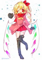 Rule 34 | 1girl, ;d, adapted costume, ascot, bad id, bad pixiv id, blonde hair, blush, boots, bow, flandre scarlet, hair bow, knee boots, kyouda suzuka, looking at viewer, miniskirt, mittens, one eye closed, open mouth, parka, red eyes, scarf, short hair with long locks, side ponytail, simple background, skirt, smile, solo, touhou, wings, winter clothes