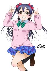 Rule 34 | 10s, 1girl, \m/, blue hair, cardigan, commentary request, cosplay, double \m/, hair between eyes, highres, leg up, long hair, looking at viewer, love live!, love live! school idol project, nico nico nii, open mouth, otonokizaka school uniform, runi (87025), school uniform, short hair, simple background, skirt, smile, solo, sonoda umi, standing, twintails, white background, yazawa nico, yazawa nico (cosplay), yellow eyes