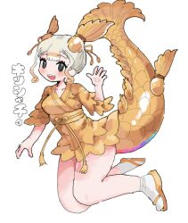 Rule 34 | blonde hair, blush, brown eyes, collarbone, fins, fish girl, fish tail, gold belt, gold footwear, hair between eyes, head fins, inu (user arjr4358), japanese clothes, kemono friends, kemono friends 3, kimono, kinshachi (kemono friends), looking at viewer, multicolored hair, open mouth, sandals, scales, short hair, sidelocks, smile, socks, tail, translation request, white hair, white socks, yellow kimono