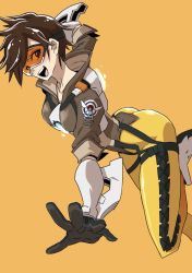Rule 34 | 1girl, :d, ass, bodysuit, bomber jacket, brown hair, brown jacket, eyelashes, gloves, goggles, harness, highres, hirakata masahiro, jacket, knee up, leather, leather jacket, leg lift, leg up, looking at viewer, open hand, open mouth, orange bodysuit, overwatch, overwatch 1, short hair, simple background, smile, solo, spiked hair, teeth, tracer (overwatch)