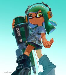 Rule 34 | 1girl, artist name, ballpoint splatling (splatoon), beckoning, black footwear, black shorts, blunt bangs, boots, closed mouth, commentary, dolphin shorts, english commentary, from behind, full body, gradient background, green background, green hair, green trim, hanako515 ika, headphones, high heel boots, high heels, holding, holding weapon, index finger raised, inkling, inkling girl, inkling player character, long hair, looking back, nintendo, one eye closed, orange headphones, print shirt, shirt, short sleeves, shorts, solo, splatoon (series), standing, tentacle hair, two-tone background, weapon, white background, white shirt, yellow eyes