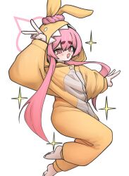 Rule 34 | 0dot001hz, 1girl, barefoot, blue archive, double v, halo, highres, hood, hoodie, koyuki (blue archive), pink eyes, pink hair, simple background, solo, v, white background