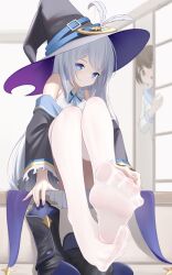Rule 34 | 1girl, absurdres, blue eyes, boots, unworn boots, feet, grey hair, hat, highres, j.c.14, large hat, light smile, long hair, looking at viewer, shoes, unworn shoes, soles, thighhighs, toes, white thighhighs, witch hat