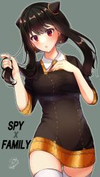 Rule 34 | 1girl, anya (spy x family), anya (spy x family) (cosplay), black dress, black hair, breasts, closed mouth, collared shirt, cosplay, cowboy shot, dress, earrings, eden academy school uniform, gold earrings, gold trim, green background, highres, hiragana sherry, horn ornament, horns, jewelry, large breasts, lips, long hair, pinafore dress, playing with own hair, red eyes, school uniform, shirt, short dress, short hair with long locks, short sleeves, sidelocks, signature, simple background, sleeveless dress, solo, spy x family, thighhighs, white thighhighs, yor briar, zettai ryouiki