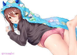 Rule 34 | 1girl, ass, bare legs, barefoot, black shirt, blanket, blue eyes, brown hair, commentary request, fake horns, feet up, from behind, hair between eyes, handheld game console, horns, idolmaster, idolmaster shiny colors, long hair, long sleeves, looking at viewer, looking back, lying, no pants, on stomach, osaki tenka, panties, pink panties, playing games, shirt, sidelocks, simple background, solo, torimaru, twitter username, under covers, underwear, white background, yellow eyes