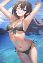 1girl absurdres arms_up bikini black_hair blue_eyes blue_sky cloud day feet_out_of_frame front-tie_bikini_top front-tie_top grin hair_between_eyes highres long_hair navel original outdoors pokoporoko side-tie_bikini_bottom sky smile solo swimsuit thigh_gap