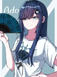 1girl ado_(utaite) blue_eyes blue_hair blush breasts chando_(ado) character_hair_ornament character_name closed_mouth commentary_request fang hair_ornament hand_fan hand_fan_writing hand_on_own_hip highres holding holding_fan long_hair looking_at_viewer shirt short_sleeves sidelocks small_breasts solo tanake_(tanakei_ado) upper_body utaite white_shirt