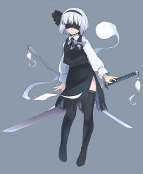 Rule 34 | 1girl, adapted costume, black hairband, black neckwear, black ribbon, black skirt, black thighhighs, black vest, blindfold, commentary, cosplay, facing viewer, full body, grey background, grey hair, hair ribbon, hairband, katana, konpaku youmu, konpaku youmu (ghost), long sleeves, nier (series), nier:automata, rangycrow, ribbon, shirt, short hair, skirt, solo, sword, tassel, thighhighs, touhou, vest, weapon, white shirt, 2b (nier:automata) (cosplay)
