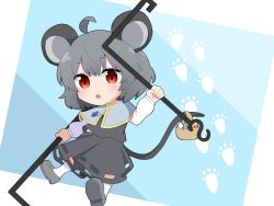 Rule 34 | 1girl, animal ears, bad id, bad pixiv id, basket, black footwear, blue background, blue capelet, blush, capelet, chibi, commentary request, crystal, dowsing rod, full body, grey hair, grey skirt, grey vest, highres, holding, holding with tail, jewelry, layered clothes, long sleeves, looking at viewer, mouse (animal), mouse ears, mouse girl, mouse tail, nazrin, open mouth, paw print, paw print background, pendant, prehensile tail, red eyes, shirt, shoes, short hair, skirt, skirt set, socks, solo, tail, touhou, vest, white background, white shirt, white socks, zatoto
