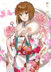 Rule 34 | 1girl, :d, bag, blue eyes, blush, brown hair, commentary request, cowboy shot, floral print, flower, fur collar, glint, haibara ai, hair between eyes, handbag, hands up, head tilt, holding, holding bag, ice (ice aptx), japanese clothes, kimono, long sleeves, looking at viewer, meitantei conan, obi, open mouth, pink flower, print kimono, sash, short hair, smile, solo, standing, translation request, white background, white kimono, wide sleeves