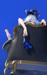 Rule 34 | 1girl, black footwear, blue background, blue eyes, blue hat, chaise longue, chinese commentary, couch, feet, fingernails, furina (genshin impact), genshin impact, grey hair, hat, high heels, highres, holding, holding shoes, le (huanglongen), looking at viewer, mismatched pupils, multicolored hair, no shoes, on couch, shoes, simple background, soles, solo, toes, top hat, two-tone hair, unworn shoes