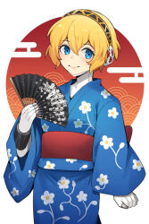 Rule 34 | 1girl, aegis (persona), android, black hairband, blonde hair, blue eyes, closed mouth, commentary, egasumi, english commentary, eyelashes, floral print, folding fan, gold trim, hair between eyes, hairband, hand fan, hand up, headphones, holding, japanese clothes, kimono, kuki tan, looking at viewer, medium hair, obi, official alternate costume, parted bangs, persona, persona 3, print kimono, red sash, sash, seigaiha, smile, solo, wide sleeves