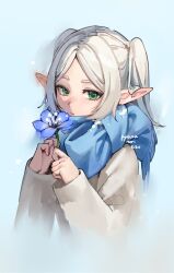 Rule 34 | 1girl, artist name, blue background, blue flower, blue scarf, closed mouth, coat, dated, elf, expressionless, flower, frieren, from side, green eyes, highres, holding, holding flower, kobutanori, light blush, long sleeves, looking at viewer, looking to the side, own hands together, parted bangs, pointy ears, scarf, sidelocks, signature, solo, sousou no frieren, thick eyebrows, twintails, upper body, vignetting, w arms, white coat, white hair