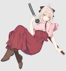Rule 34 | 1girl, ahoge, black bow, boots, bow, brown footwear, closed mouth, commentary, cross-laced footwear, expressionless, fate/grand order, fate (series), full body, grey background, hair bow, hakama, highres, japanese clothes, katana, kimono, looking at viewer, okita souji (fate), okita souji (koha-ace), oshage (osyage921), pink kimono, sheath, sheathed, short hair, simple background, solo, sword, weapon, yellow eyes