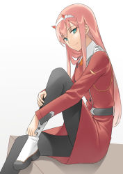 Rule 34 | 10s, 1girl, aemu (august life), aqua eyes, darling in the franxx, hairband, horns, long hair, looking at viewer, pantyhose, pink hair, shoes, sitting, smile, solo, uniform, white hairband, zero two (darling in the franxx)